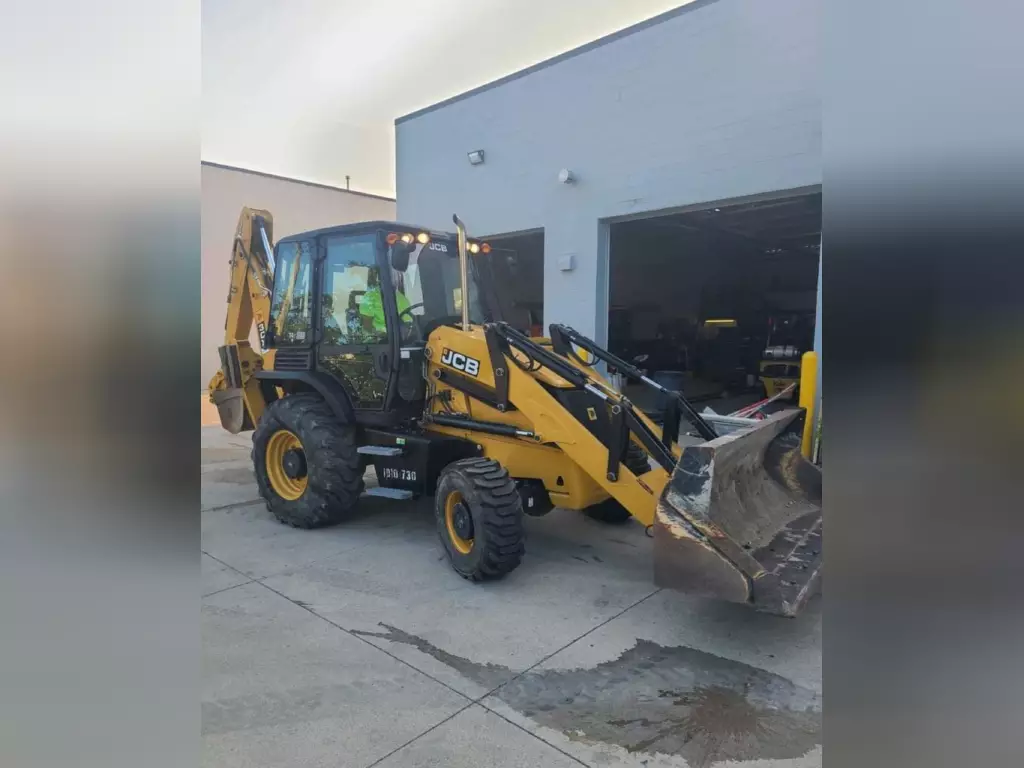 Used-2018-JCB-3X-Backhoe-Loader_1.webp