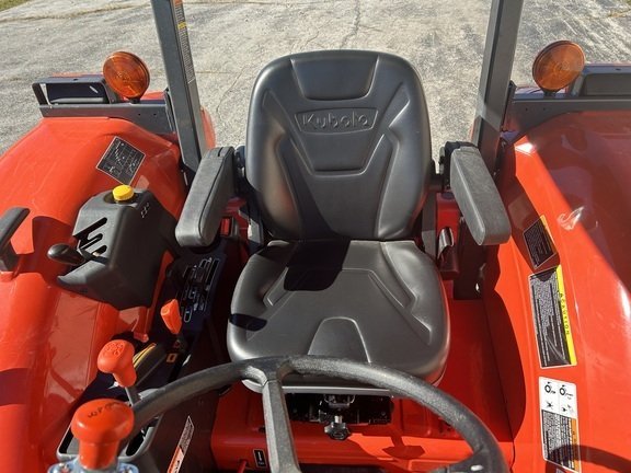 Used-2022-Kubota-M6060-Tractor_4.jpg